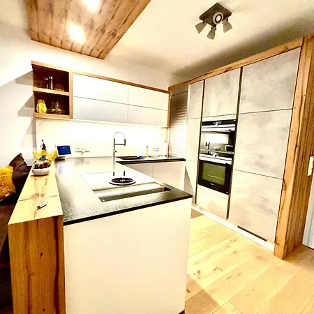 Apartment Luxus Mit Eigenem Garten *